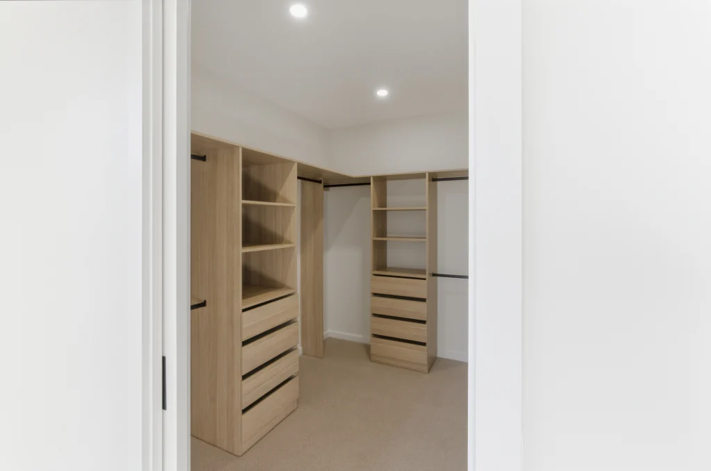 Walk-in Wardrobe
